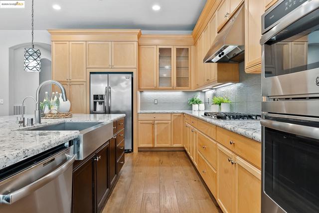 1627 Healing Rock Ct, Brentwood CA: https://media.crmls.org/mediaz/24eab246-0785-4abf-a818-69e52342fdb4.jpg