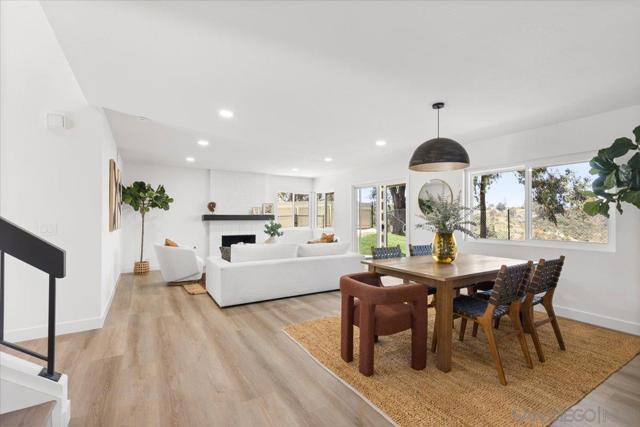 2845 Cottingham St, Oceanside CA: https://media.crmls.org/mediaz/24eb14b3-d3f1-42a2-ae0b-934f645dfdf4.jpg