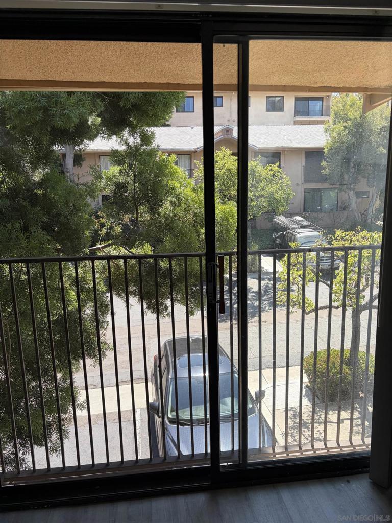 4296 5th Ave - photo 3