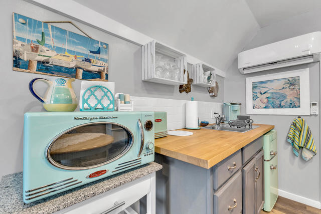 53125 Overlook Drive, Idyllwild CA: https://media.crmls.org/mediaz/24eb73f1-1669-402d-a5f9-16e92aa56755.jpg