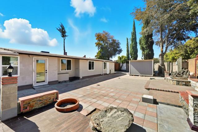 1199 Blazingwood Drive, Sunnyvale CA: https://media.crmls.org/mediaz/24eb993b-a430-44c0-9830-8d8ea02f177f.jpg