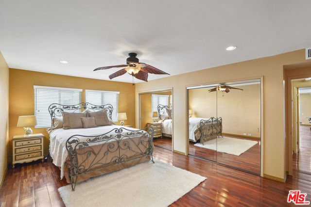 25200 Malibu Road, Malibu CA: https://media.crmls.org/mediaz/24ec6023-2d9e-4086-85cd-35d7168c198f.jpg