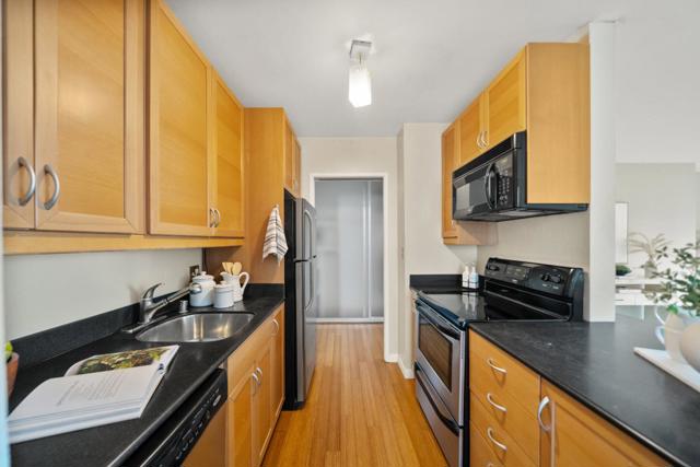 300 Davey Glen Road, Belmont CA: https://media.crmls.org/mediaz/24ece418-8b72-4e97-9362-db3d57990470.jpg