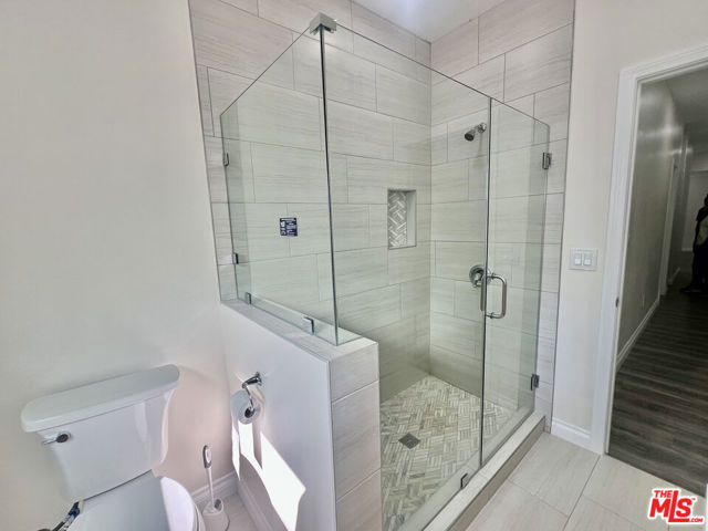 4265 Garthwaite Avenue, Los Angeles CA: https://media.crmls.org/mediaz/24ecf8f0-8f42-48eb-a8d5-a15d4ae7b531.jpg