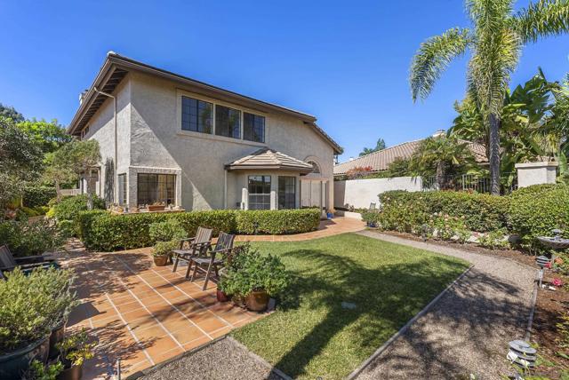 1240 Ladera Linda, Del Mar CA: https://media.crmls.org/mediaz/24ee0061-e7c3-488f-9462-d2a213fb1b5a.jpg