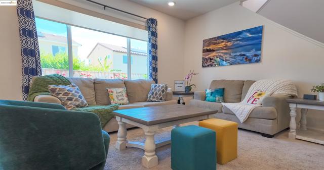 5305 Mcdowell Valley Ln, Antioch CA: https://media.crmls.org/mediaz/24ee1986-1d83-42a6-ac7a-59642520b944.jpg