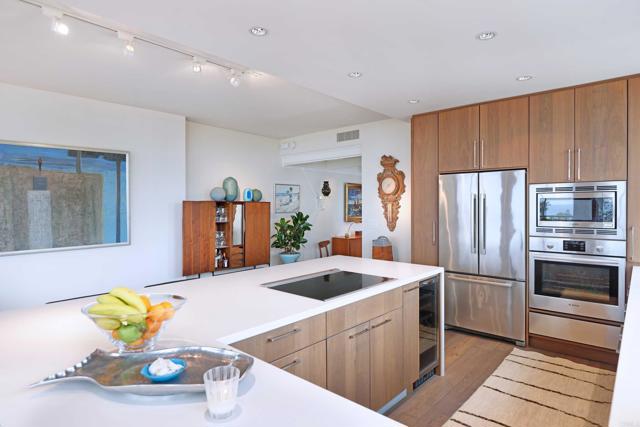 1001 Genter, La Jolla CA: https://media.crmls.org/mediaz/24ee2475-4871-4437-a3dd-6f714d9fc1bd.jpg