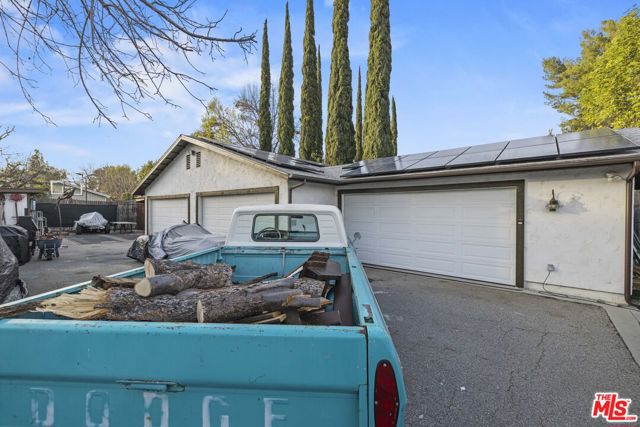 22651 Calvert Street, Woodland Hills CA: https://media.crmls.org/mediaz/24ee4105-396a-42f7-b9a2-04810b186f1a.jpg