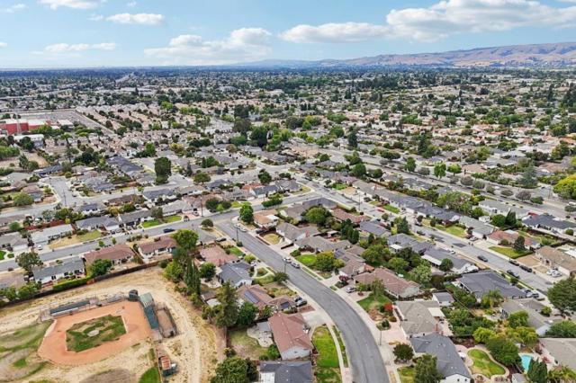 37987 Alta Drive, Fremont CA: https://media.crmls.org/mediaz/24ef8ba1-50f0-44e0-9938-25679dce7d2b.jpg