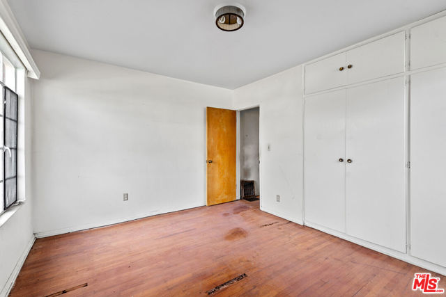 12926 Bonaparte Avenue, Los Angeles CA: https://media.crmls.org/mediaz/24efba2e-8b9f-4143-9a48-afec16bdd327.jpg