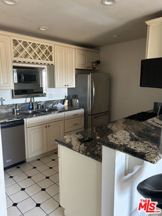 6600 Warner Avenue, Huntington Beach CA: https://media.crmls.org/mediaz/24efec93-4a5c-42fa-8995-98a517d9abeb.jpg