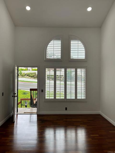 4040 Porte La Paz, San Diego CA: https://media.crmls.org/mediaz/24f07239-dfa0-4930-a03d-1be68e13f3f6.jpg