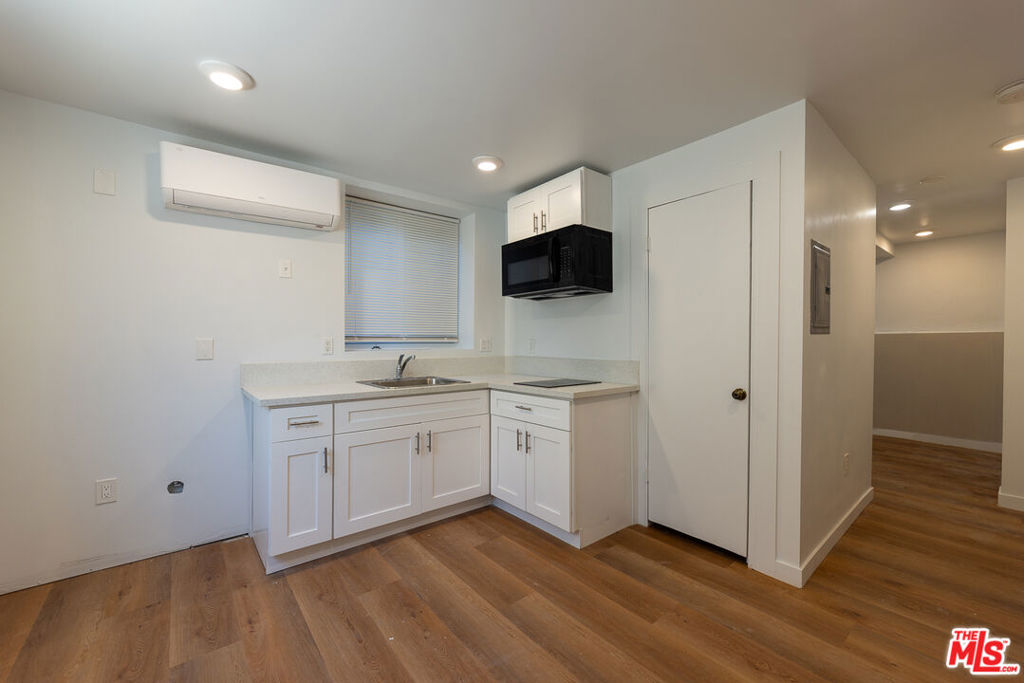 1420 Alvarado Terrace #14