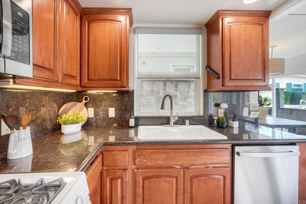 1640 Pacific Street - photo 12