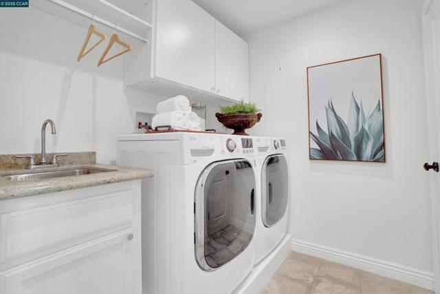 2345 San Miguel Dr, Walnut Creek CA: https://media.crmls.org/mediaz/24f2679a-4383-4e78-98e1-675499561983.jpg