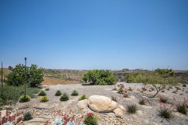 1257 Calle Datura, Chula Vista CA: https://media.crmls.org/mediaz/24f289ca-b0b9-4312-9a70-e05d47acf4a9.jpg