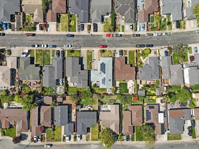 847 Arguello Boulevard, Pacifica CA: https://media.crmls.org/mediaz/24f2d4c1-bbf7-4cd3-9a17-f91c16f2af68.jpg