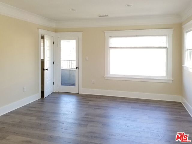 3166 San Marino Street, Los Angeles CA: https://media.crmls.org/mediaz/24f33aeb-9557-44a2-87b4-4935df23e1f4.jpg