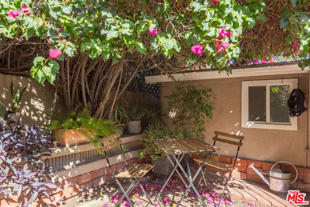 1519 Morton Terrace, Los Angeles CA: https://media.crmls.org/mediaz/24f3f9ea-3419-4802-846d-fb03f647b9c5.jpg