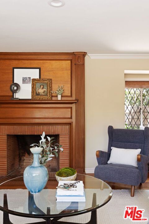 143 S Muirfield Road, Los Angeles CA: https://media.crmls.org/mediaz/24f45803-6263-4434-93b5-dbdbeba8b54c.jpg