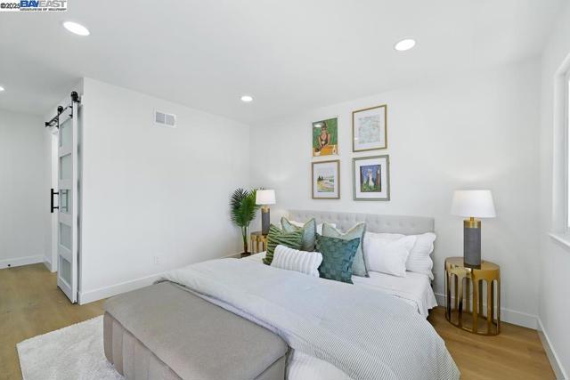 739 Aries Ln, Foster City CA: https://media.crmls.org/mediaz/24f52a67-4774-4411-845c-a957cd20350c.jpg