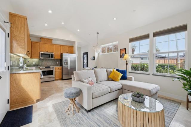484 Poplar Street, Half Moon Bay CA: https://media.crmls.org/mediaz/24f5fdaf-c463-4979-bb1d-5a173a13b805.jpg