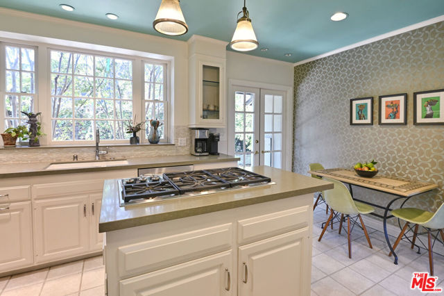 5105 Morella Avenue, Valley Village CA: https://media.crmls.org/mediaz/24f61f2b-8f79-468a-a7d2-f1829ceb84e6.jpg