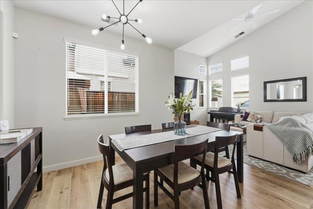 705 Otter Court, Fairfield CA: https://media.crmls.org/mediaz/24f73285-9485-4a1f-a91a-b19db39e80b8.jpg