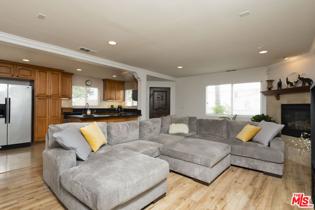 4535 W 168th Street, Lawndale CA: https://media.crmls.org/mediaz/24f773aa-975c-4cbd-8f61-9b6c2bac1e24.jpg