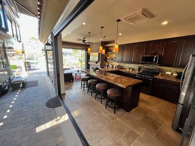 80501 Avenue 48, Indio CA: https://media.crmls.org/mediaz/24f7f58e-8d91-40b9-8cf1-64d4f04732b8.jpg