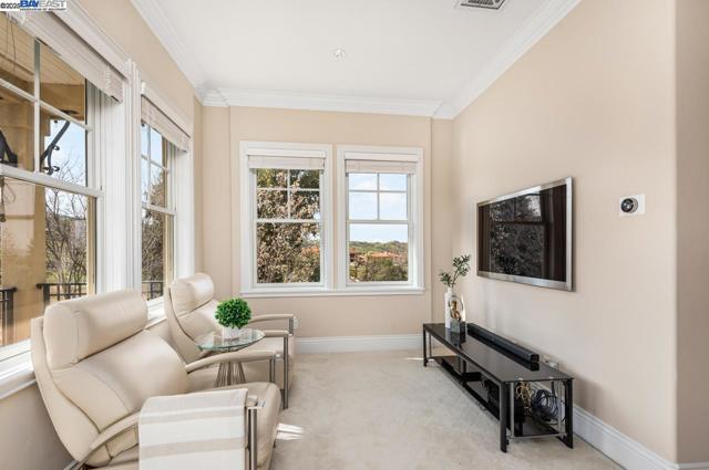 1569 Via Di Salerno, Pleasanton CA: https://media.crmls.org/mediaz/24f89609-305e-46f8-a4bb-c319b8d13fb2.jpg
