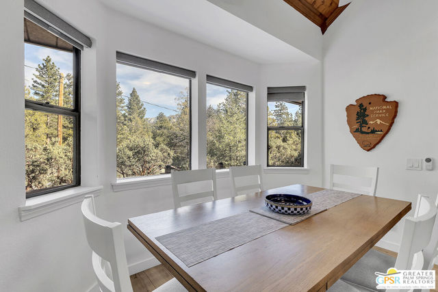 25181 Gail Drive, Idyllwild CA: https://media.crmls.org/mediaz/24f8aaa5-b855-4279-b5f6-199247dfb928.jpg
