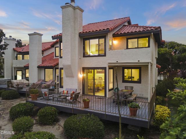 2205 Vina Del Mar, Oxnard CA: https://media.crmls.org/mediaz/24f8fa25-58cf-45db-a45c-f89f25c07479.jpg