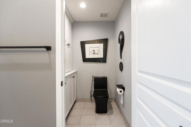 1524 Seabridge Lane, Oxnard CA: https://media.crmls.org/mediaz/24f91705-9c3f-4f1c-a676-d7c533d963ab.jpg