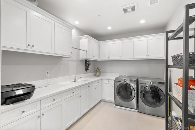 4706 Chase Ct, Carlsbad CA: https://media.crmls.org/mediaz/24f95e64-82b8-4fc6-a05c-66f97c49d1f7.jpg