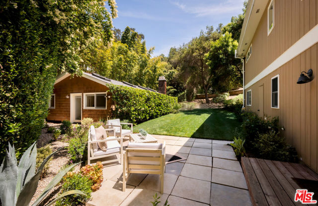 508 GLEN Trail, Topanga CA: https://media.crmls.org/mediaz/24f96369-61f1-42af-a76d-c991e4090e3f.jpg