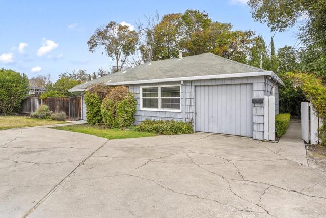 10351037 Amarillo Avenue, Palo Alto CA: https://media.crmls.org/mediaz/24f9a7c9-0ac9-47c6-837a-2e1ad73211cd.jpg