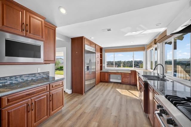 Detail Gallery Image 4 of 31 For 418 Santa Dominga, Solana Beach,  CA 92075 - 4 Beds | 2 Baths