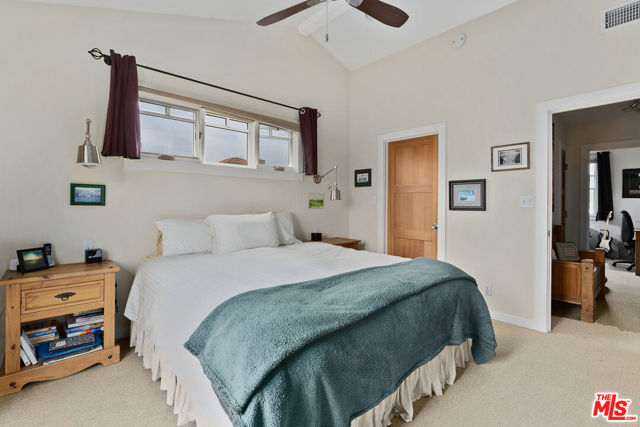 2439 Glyndon Avenue, Venice CA: https://media.crmls.org/mediaz/24fa0773-bd19-4ddc-9d48-13714283a8d5.jpg