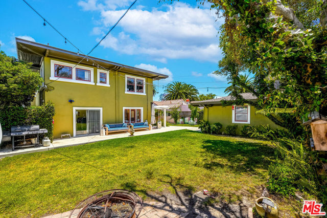 5301 Brynhurst Avenue, Los Angeles CA: https://media.crmls.org/mediaz/24fa4143-5c42-4da8-89d6-d4943ce26062.jpg