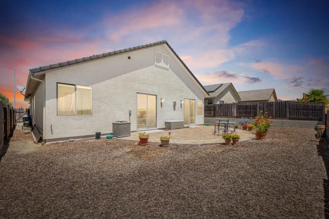 2011 Sage Drive, Hollister CA: https://media.crmls.org/mediaz/24faad5e-8a2f-415b-8bd1-9212382cfc88.jpg