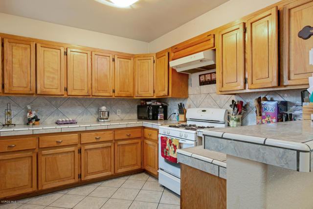 733 N M Street, Oxnard CA: https://media.crmls.org/mediaz/24fb5257-289e-42ad-85e1-47a02bd4869d.jpg