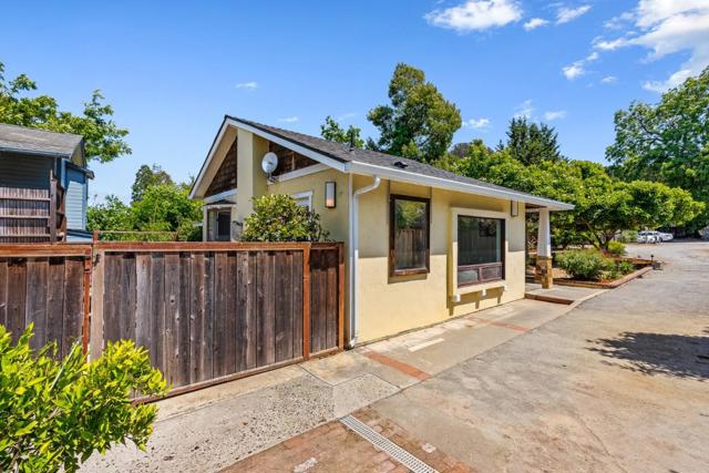 68 Live Oak Road, Royal Oaks CA: https://media.crmls.org/mediaz/24fbcc69-81de-4ed6-9fe9-2dcc361ed131.jpg