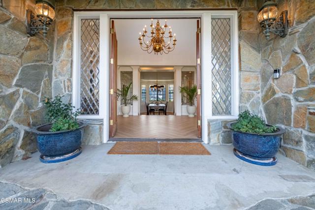 11300 Highridge Court, Camarillo CA: https://media.crmls.org/mediaz/24fc057f-1257-4491-85c3-a3cbffbba60e.jpg