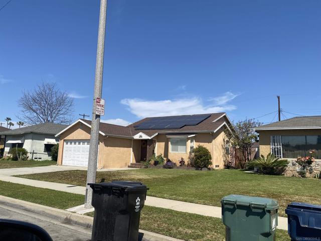 355 E 139Th St, Los Angeles CA: https://media.crmls.org/mediaz/24fc5ac0-8fa8-4caa-9577-f4e5ea2fd190.jpg