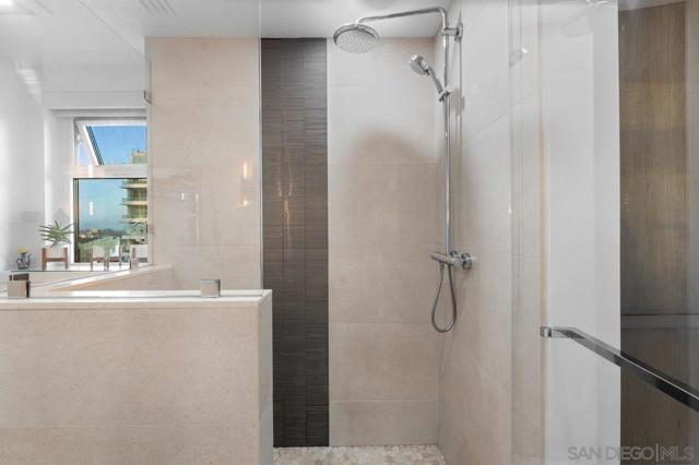 1205 Pacific Hwy, San Diego CA: https://media.crmls.org/mediaz/24fc9ba3-896c-4922-bdff-f8a2fbd4490c.jpg