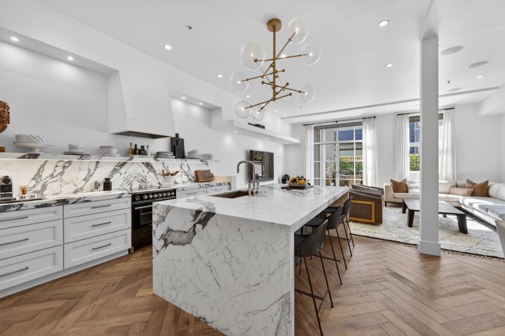 333 Santana Row #222