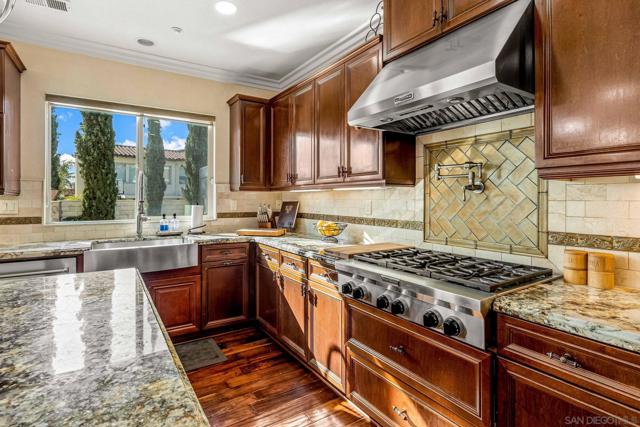 278 Avenida Loretta, Chula Vista CA: https://media.crmls.org/mediaz/24fcfba3-ad3e-4f44-ba6a-58c636149620.jpg