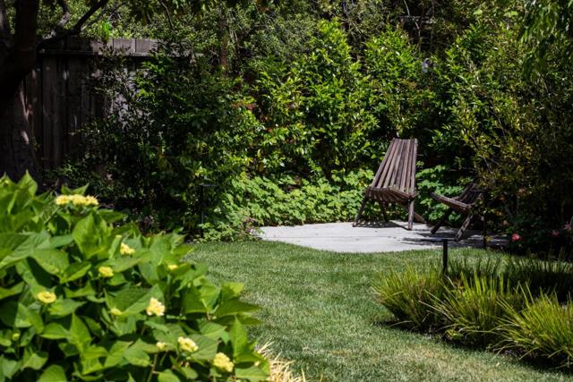 1409 Laurel Street, Menlo Park CA: https://media.crmls.org/mediaz/24fd985e-2330-4d18-9225-2d37e7c7cadd.jpg