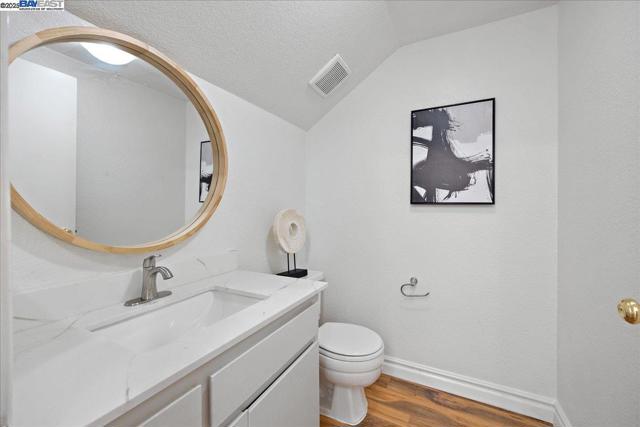 1218 Locust Dr, Vallejo CA: https://media.crmls.org/mediaz/24fdabcd-466c-409a-89c5-aedb68c9a86d.jpg